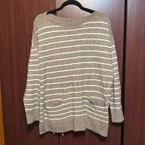 Women’s‎ sweater
